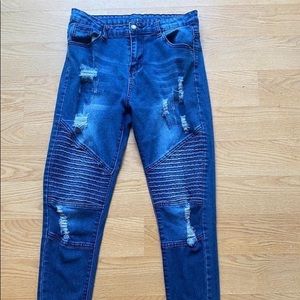 Distressed Motto Style Trendy Womens Jeans
